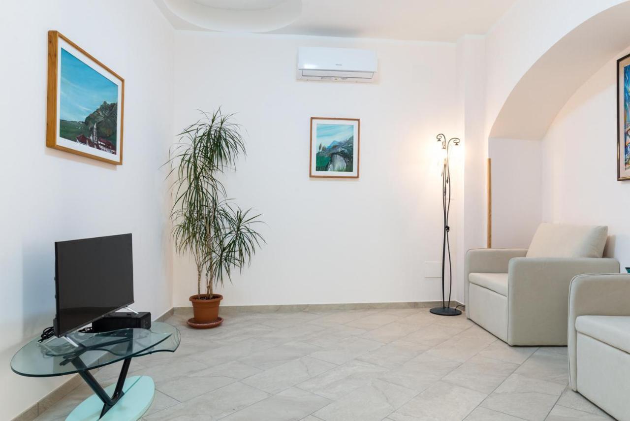 Casa Vacanza Rosy Di Guida Rosy Giungano Exterior foto